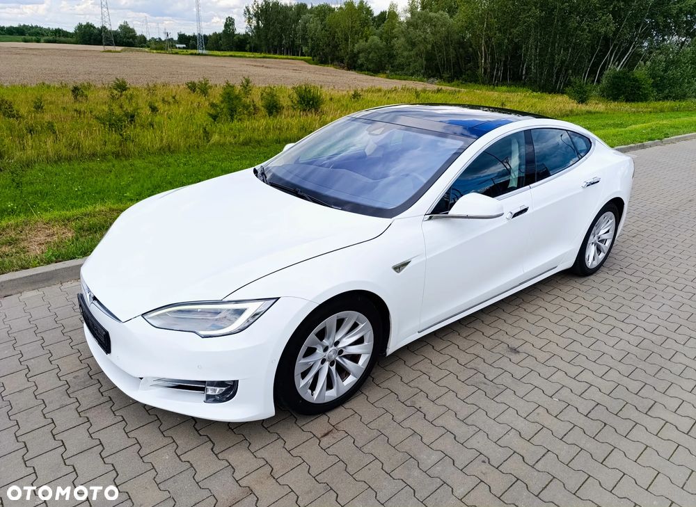 Tesla Model S - 15
