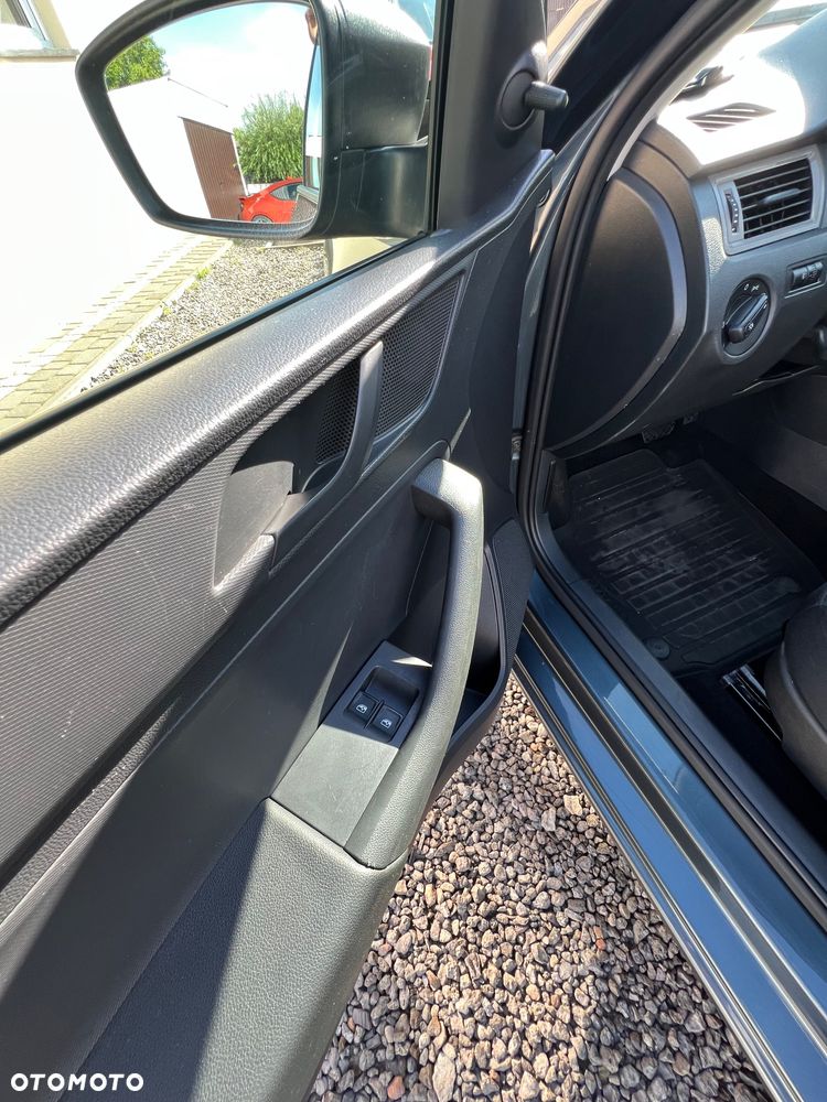 Skoda RAPID 1.2 TSI Ambition DSG - 11