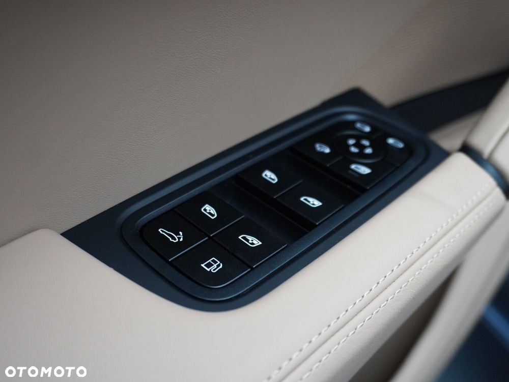 Porsche Cayenne E-Hybrid PHEV Black Edition - 20