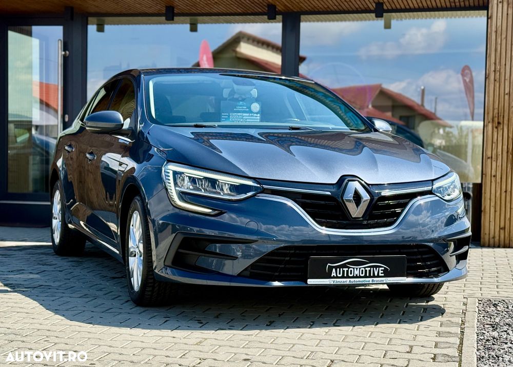 Renault Megane TCe 140 EDC GPF Zen - 11