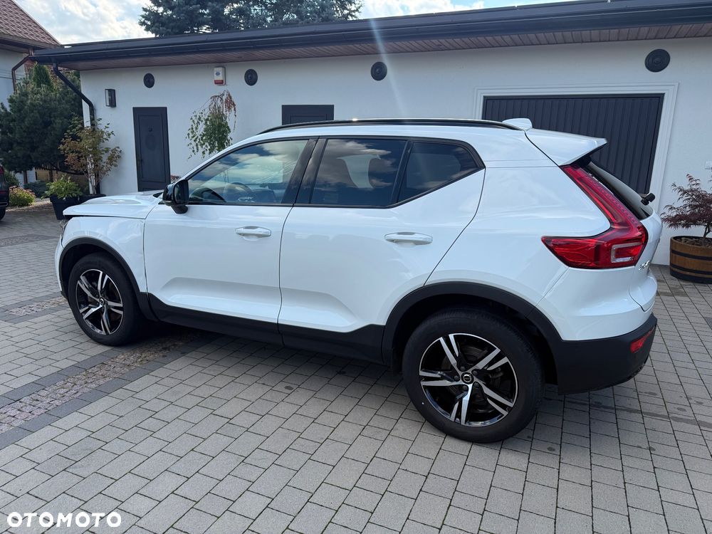 Volvo XC 40 B3 Plus Dark - 5