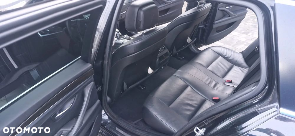 BMW Seria 5 525d xDrive - 8