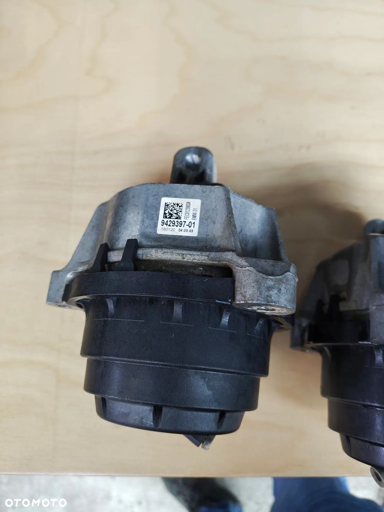 BMW X5 G05  3.0d łapa poduszka silnika prawa lewa 6890834 9429397 - 4