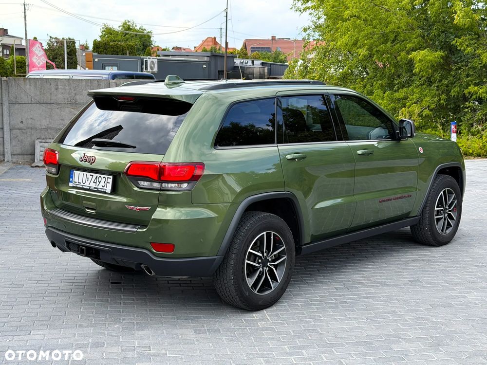 Jeep Grand Cherokee - 12