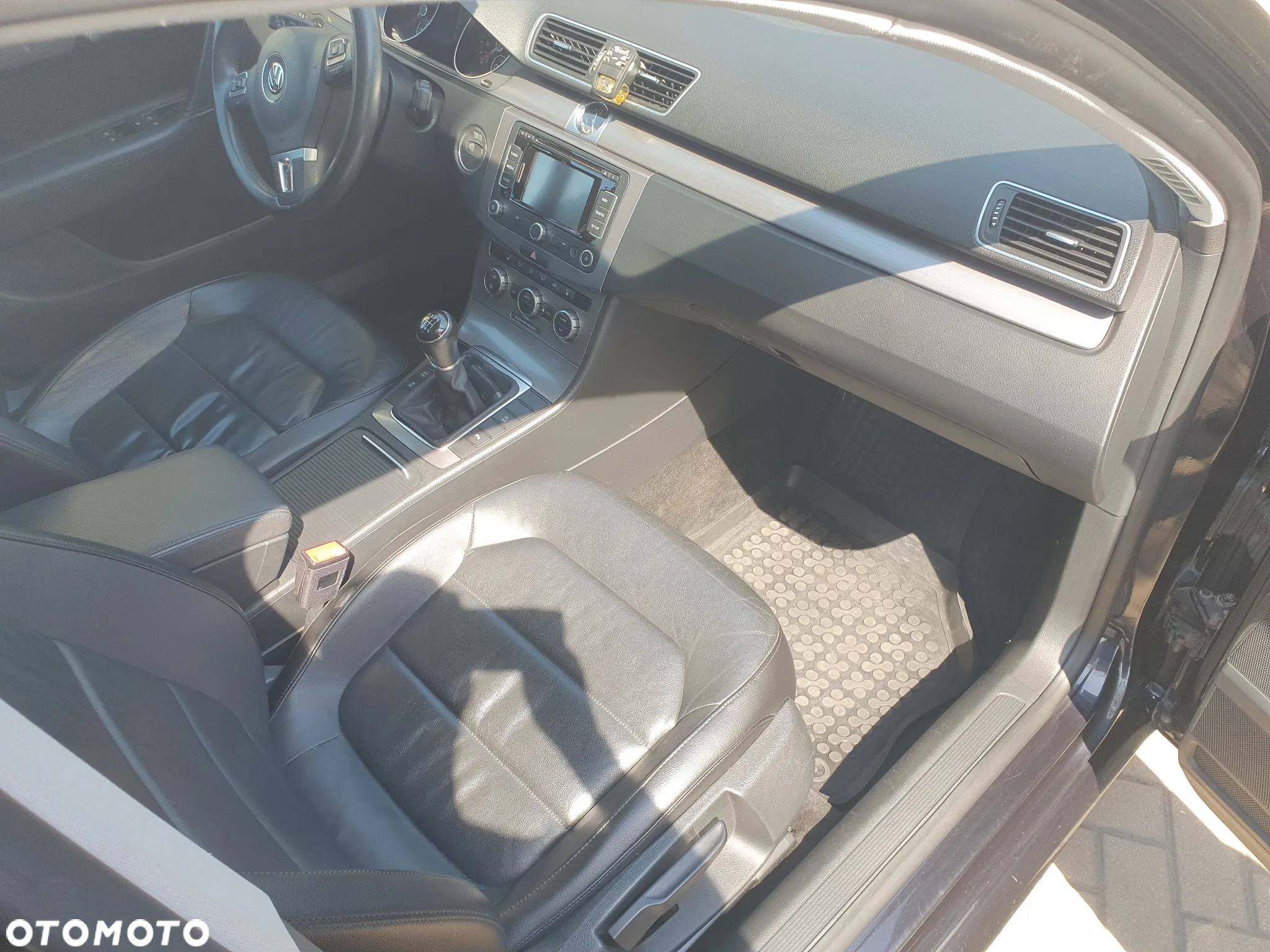 Volkswagen Passat Variant 1.6 TDI BlueMotion Technology Highline - 13