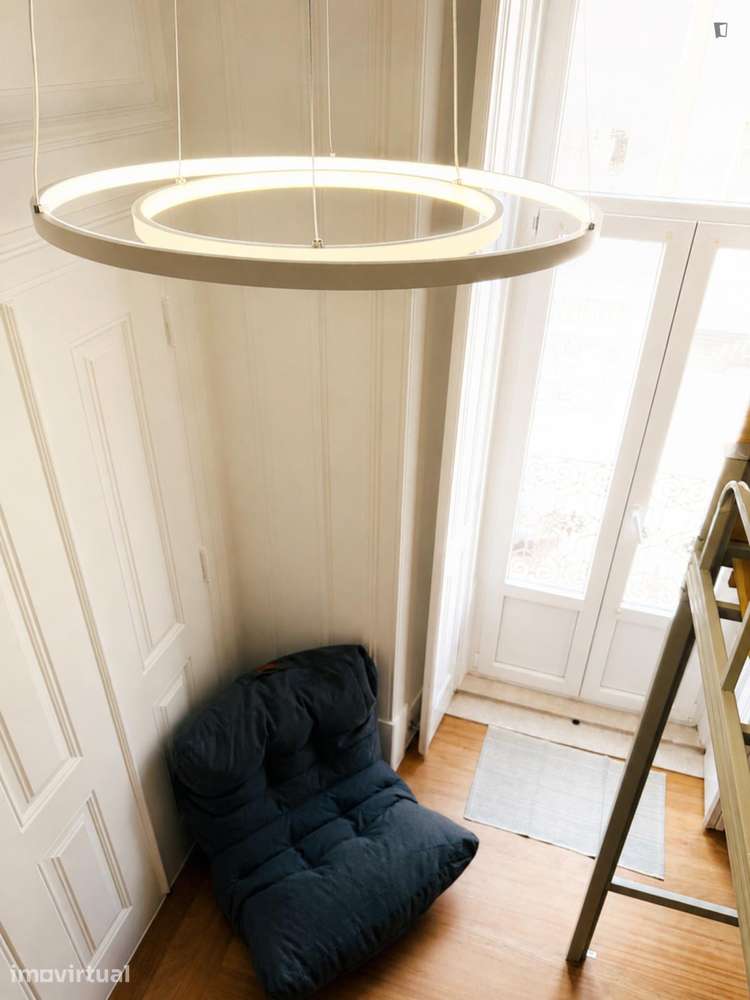 Quarto - localizado em Intendente Lisbon - Grande imagem: 3/14