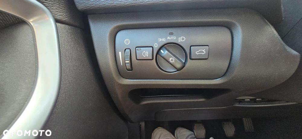 Volvo V40 T3 Drive-E Momentum - 11