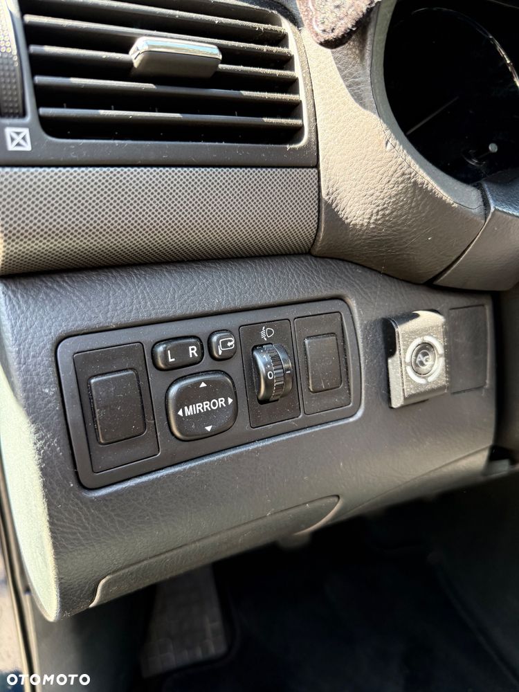 Toyota Avensis 1.8 VVT-i Sol - 9