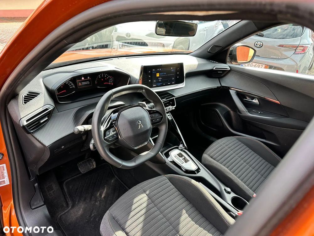 Peugeot 2008 PureTech 130 EAT8 Allure - 6