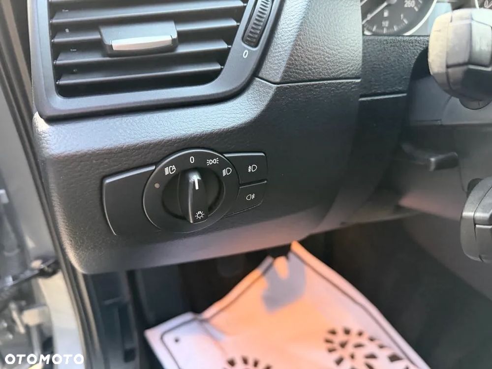 BMW X1 sDrive18i xLine - 18