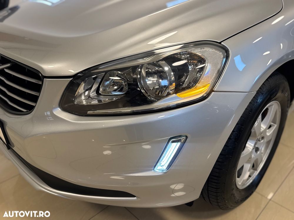 Volvo XC 60 D4 AWD Geartronic Momentum - 35