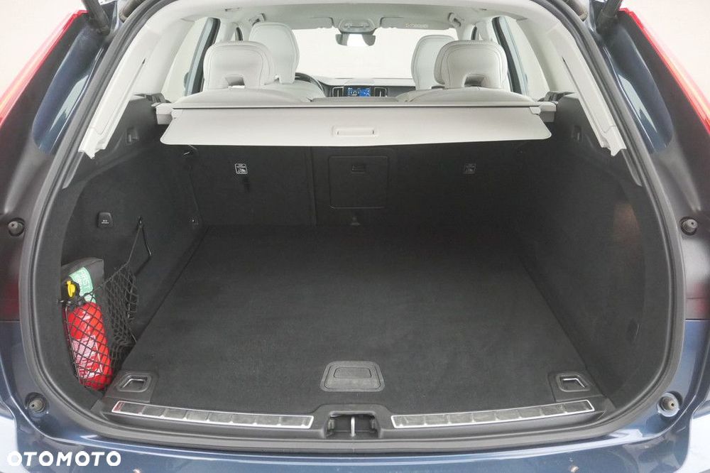Volvo XC 60 B5 B AWD Core - 16