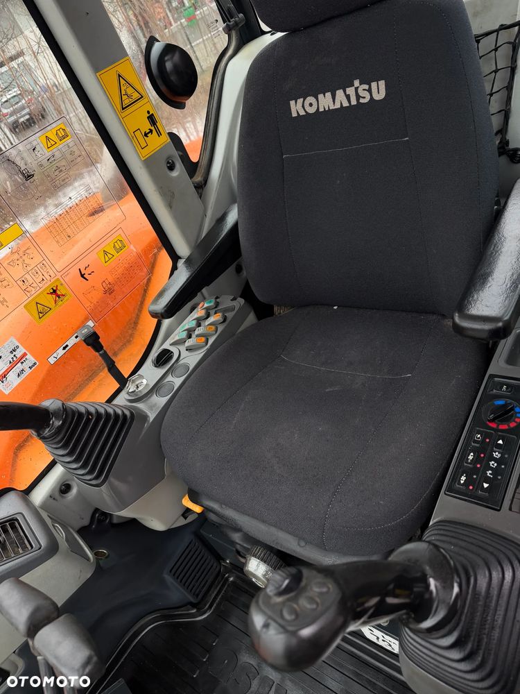 Komatsu Koparka Gąsienicowa 8 ton PC80MR-3. Sprowadzona z Norwegii. Centralne smarowanie!! Maszyna  jak Nowa 2016rok. 3200mtg 3x łamane Ramię. Klima ser.DEKRA. Własna pompa paliwa. Ani deka luzów i wycieków. Gąsienice klepki bez zużycia! Podwozie w pięknym stanie. Okazja Maszyna zadbana!! Po serwisach eksploatacyjnych. - 31