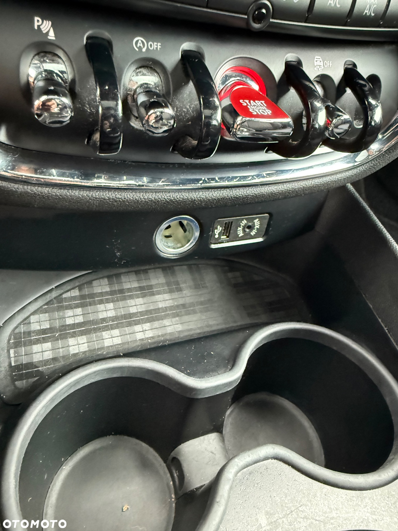 MINI Clubman Cooper D Essential Trim - 22