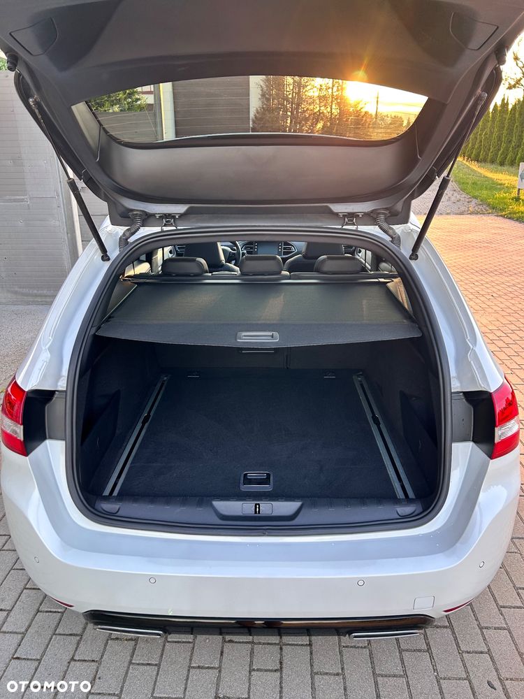 Peugeot 308 BlueHDi FAP 180 EAT8 Stop & Start GT - 25