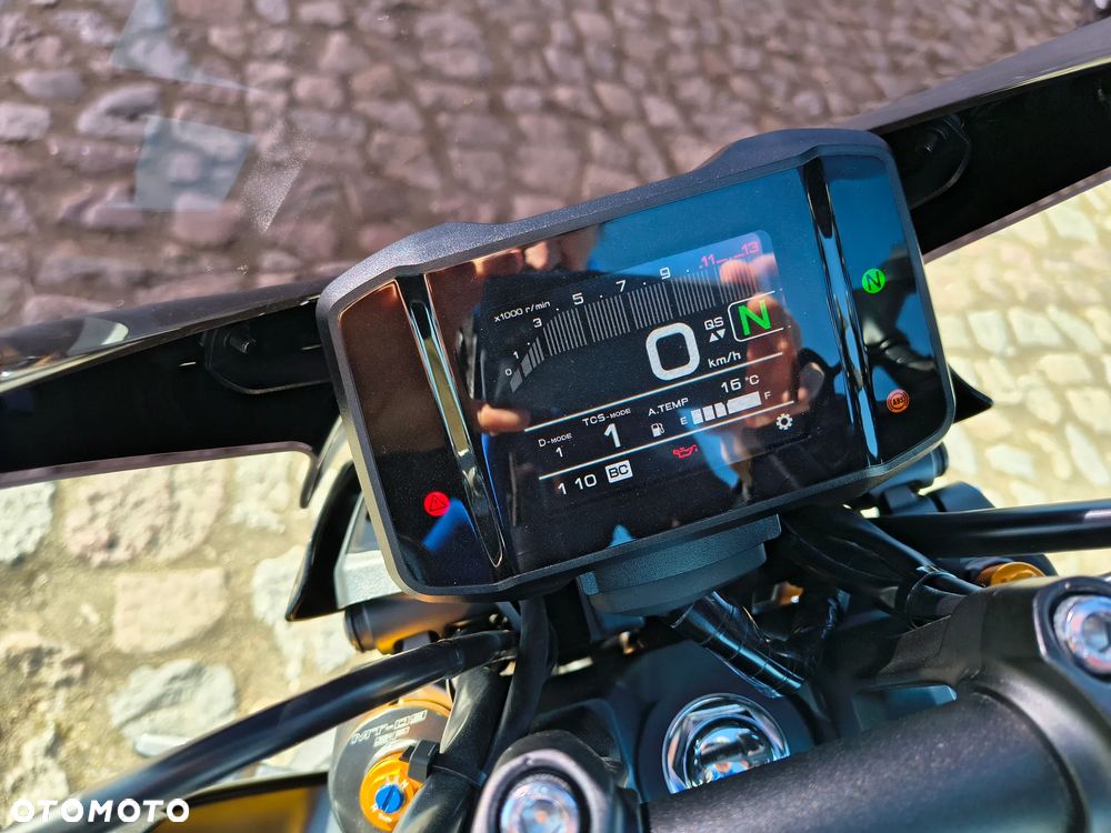 Yamaha MT - 4