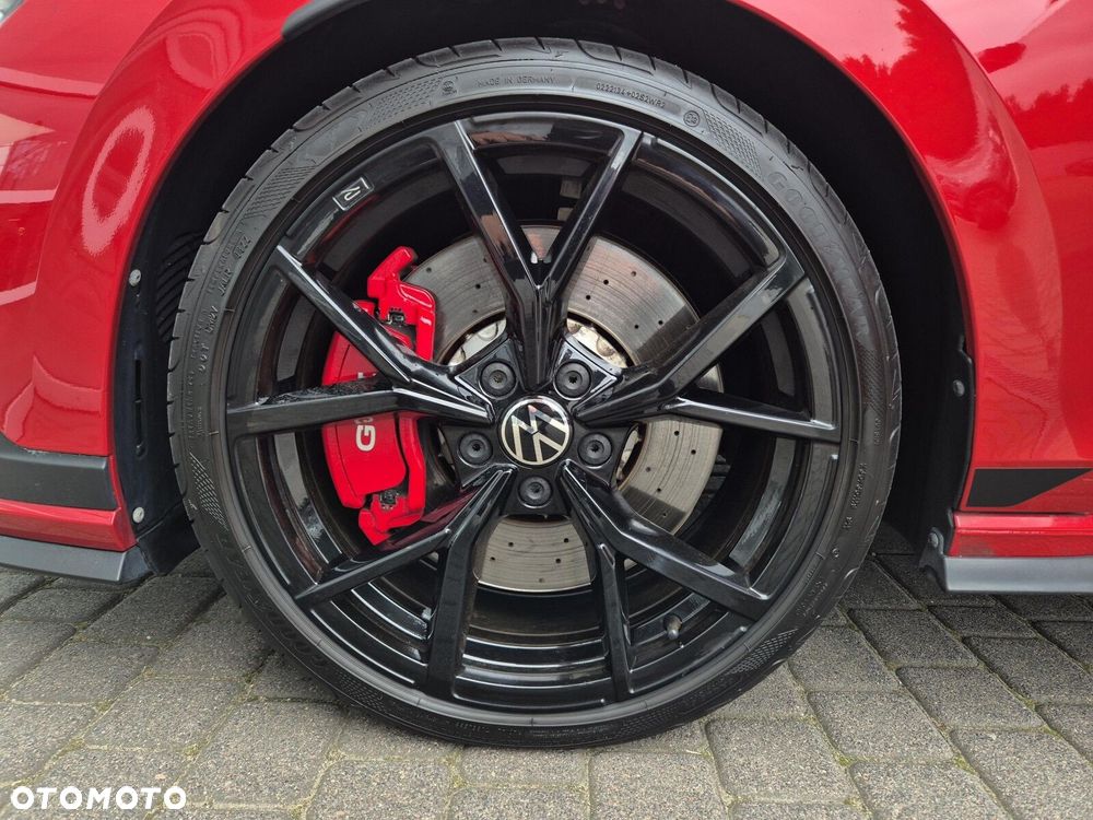 Volkswagen Golf - 33