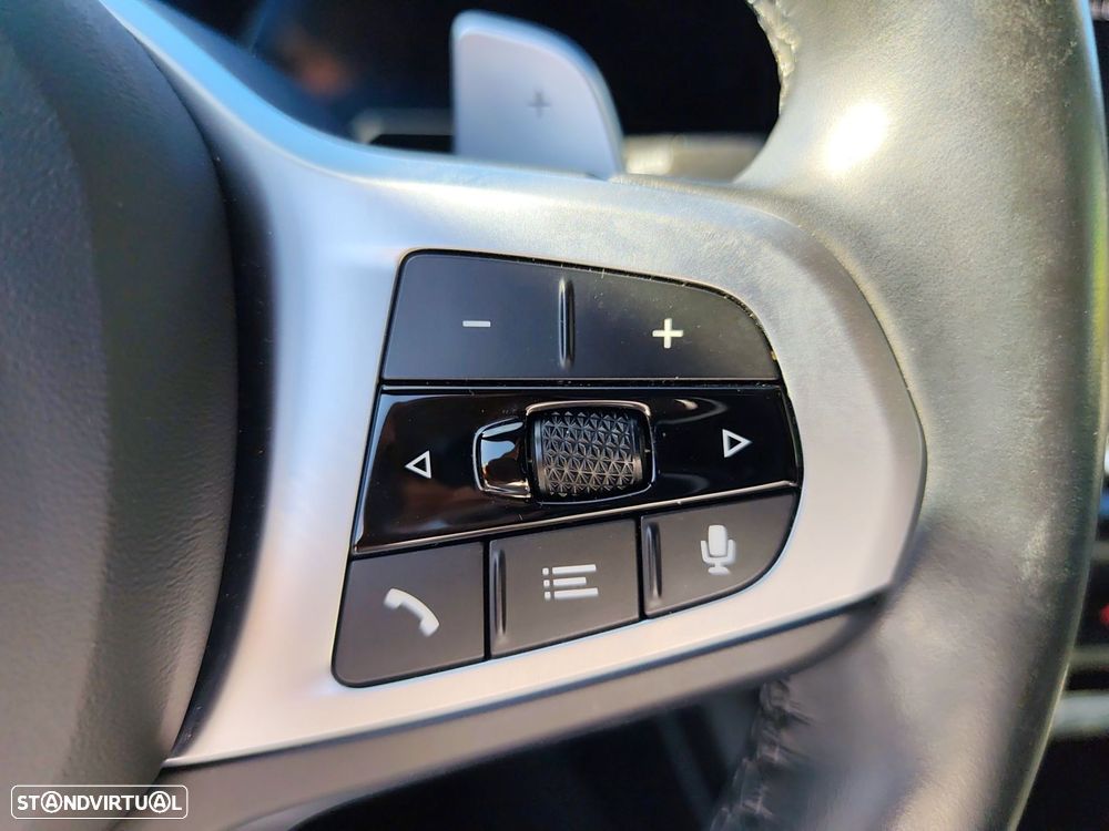 BMW 320 d Touring Pack Desportivo M Auto - 19