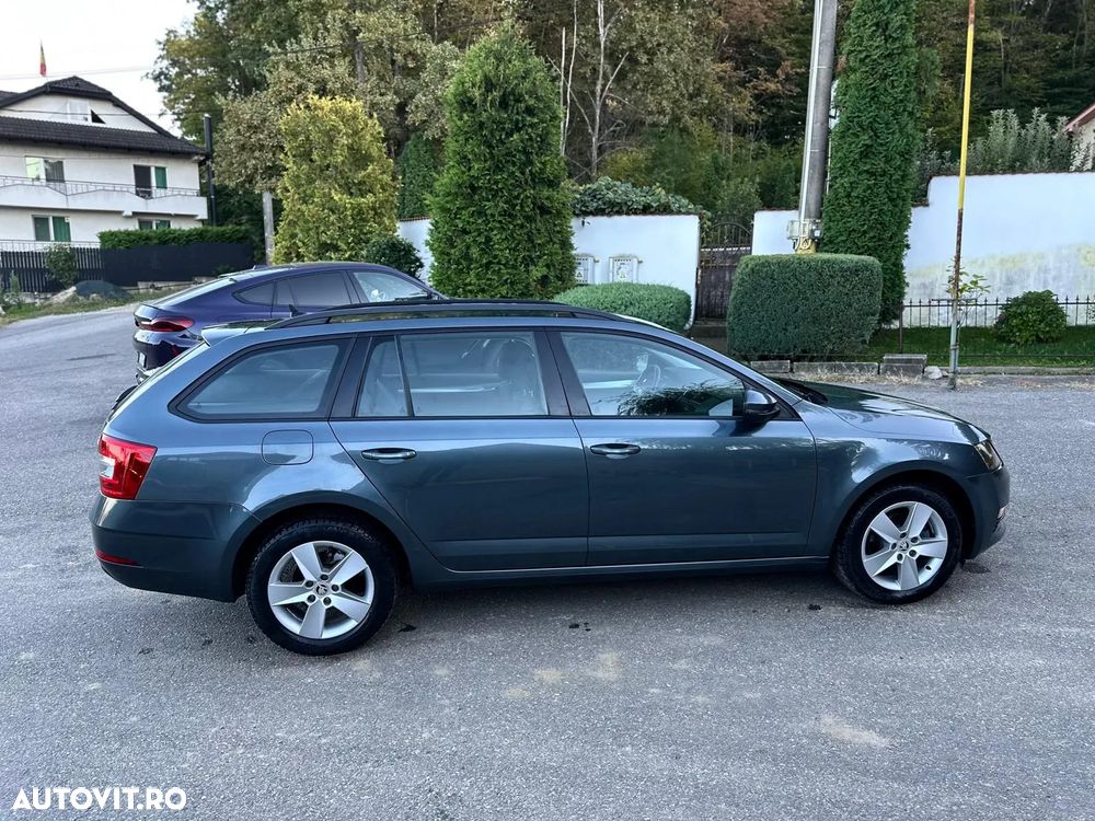 Skoda Octavia Combi Diesel 1.6 TDI Style - 14