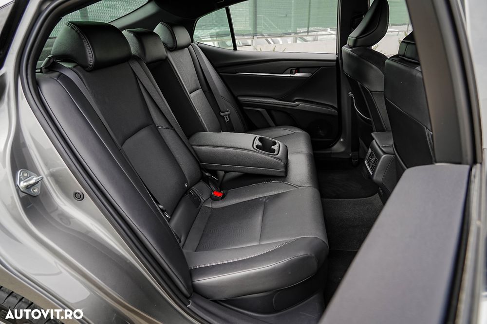Toyota Camry 2.5 Hybrid Exclusive - 21