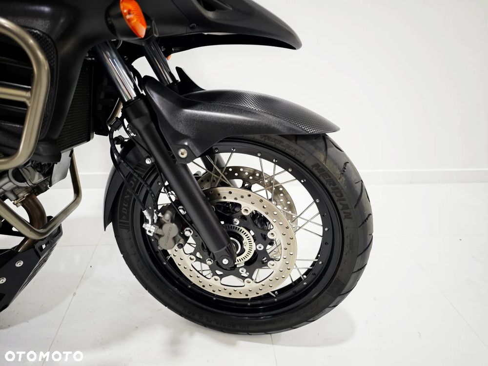 Suzuki V-STROM - 16