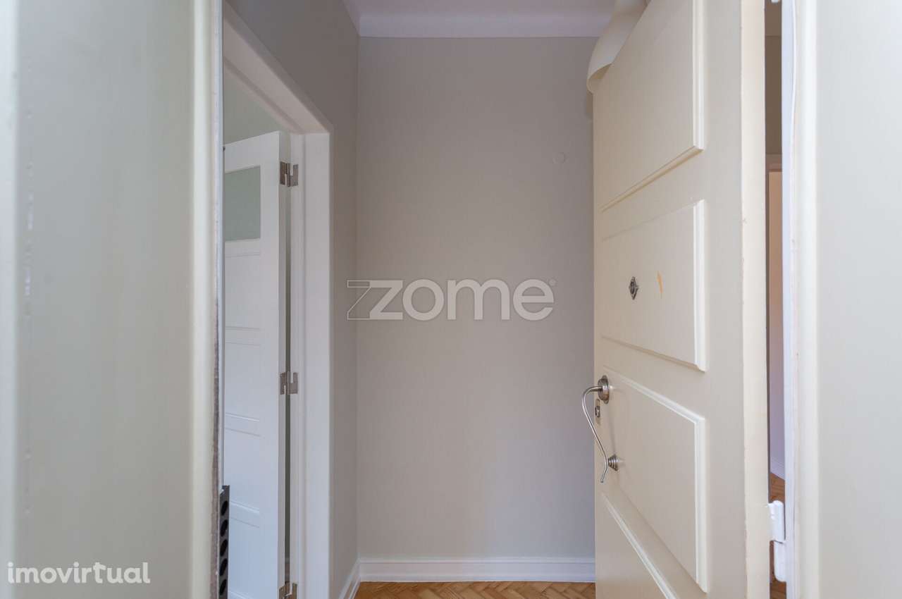 T2 com 76m2 – junto à Estação de São Pedro do Estoril - Grande imagem: 3/35