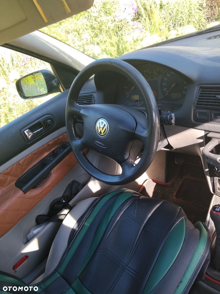 Volkswagen Golf - 8
