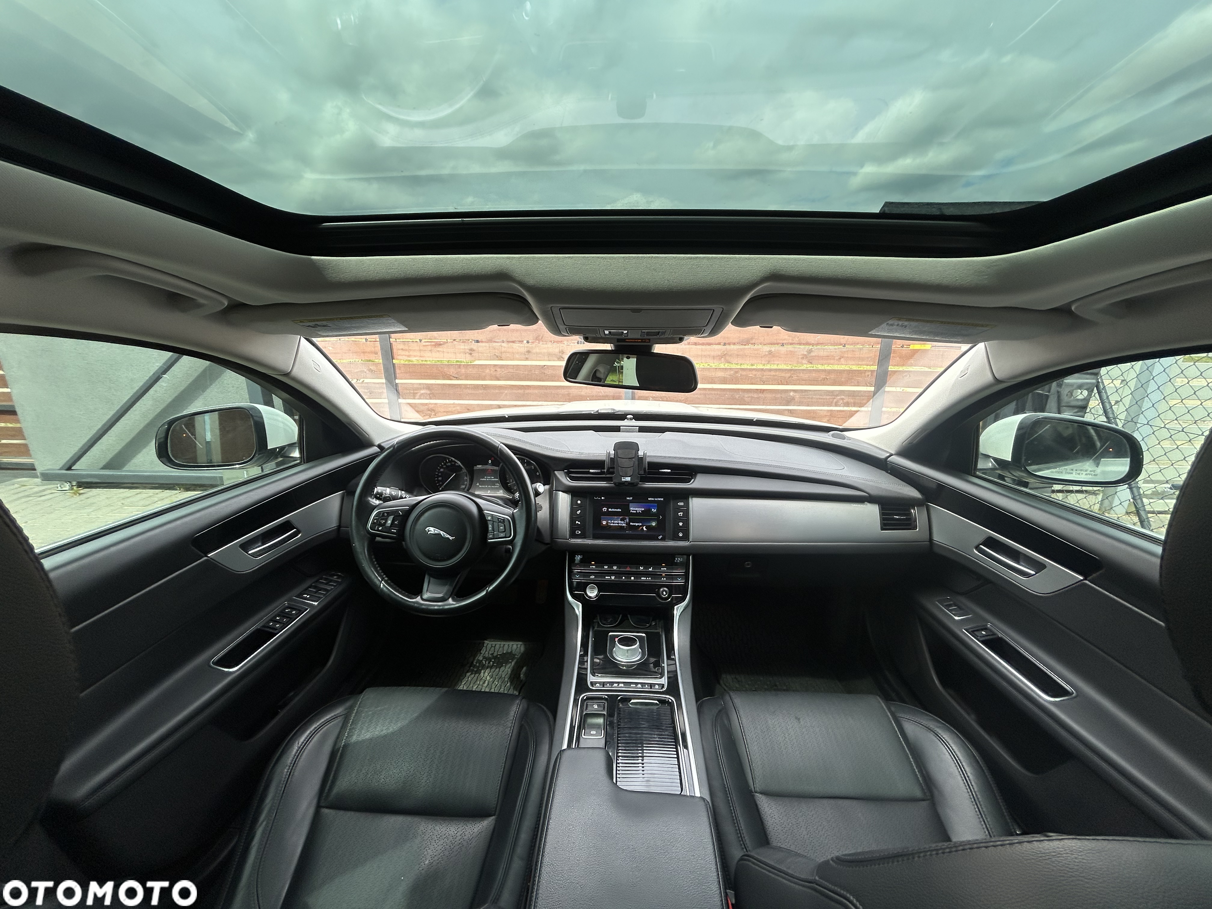 Jaguar XF 35t AWD Prestige - 9