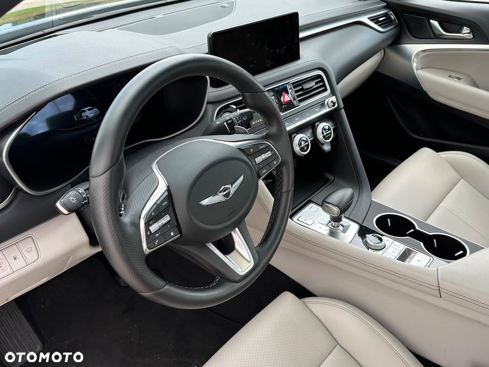 Genesis G70 Shooting Brake 2.0T RWD 8AT Premium - 5