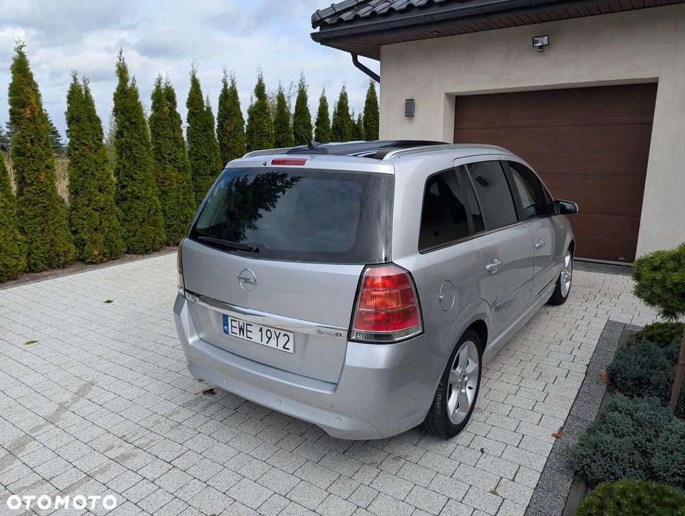 Opel Zafira - 20
