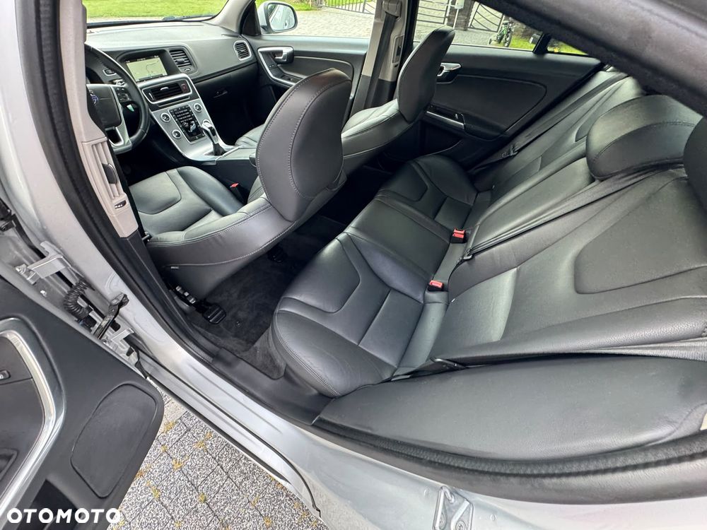Volvo S60 D2 Momentum - 6