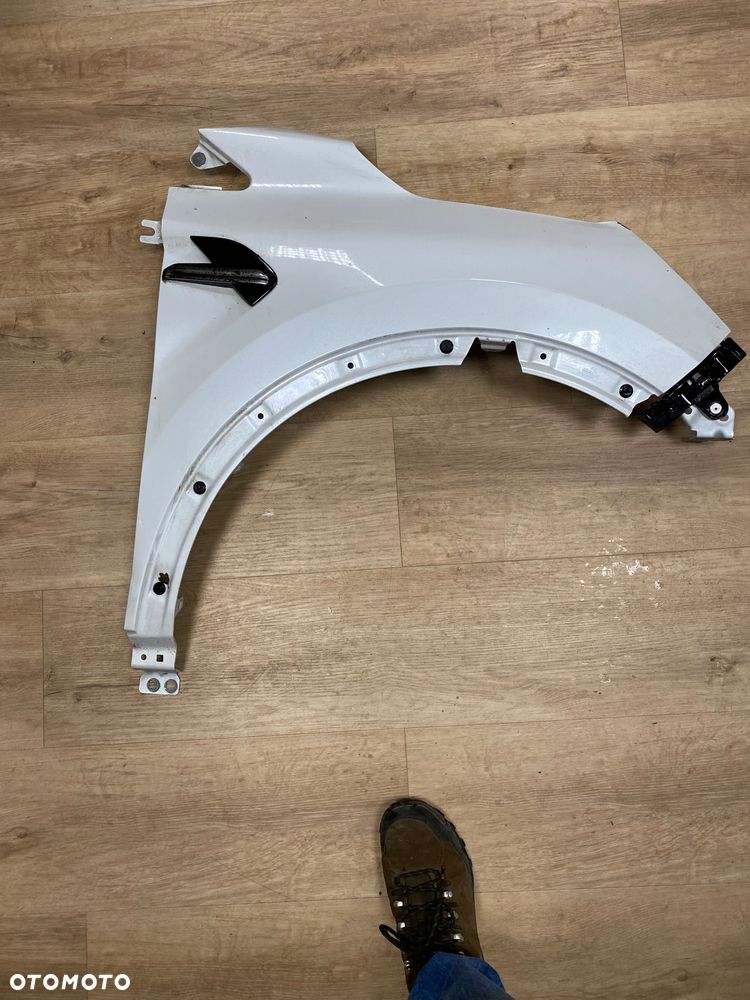 Captur II błotnik przedni