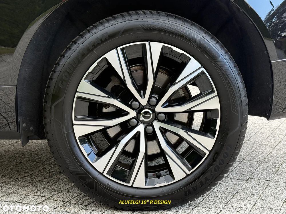 Volvo XC 60 B4 D AWD Plus Dark - 37