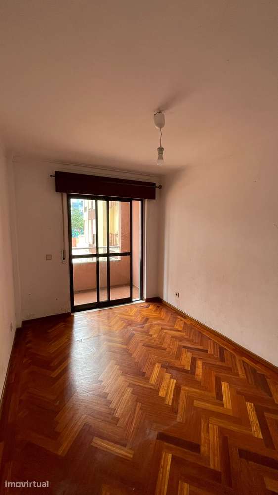 Apartamento T2 à venda na Rua Almada Negreiros - Grande imagem: 2/5