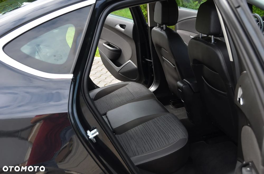 Opel Astra 1.6 CDTI Active - 29