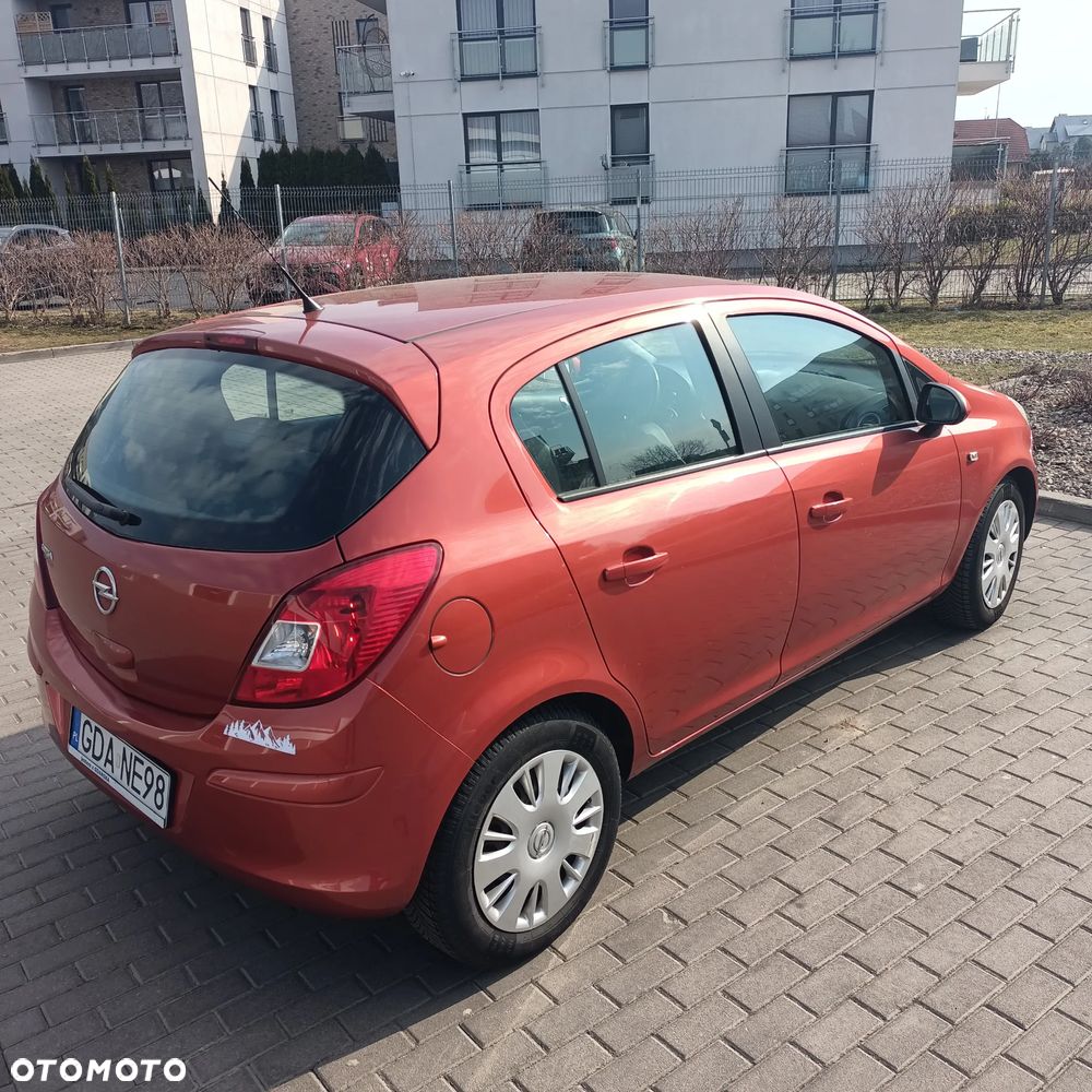 Opel Corsa 1.2 16V Cosmo - 2