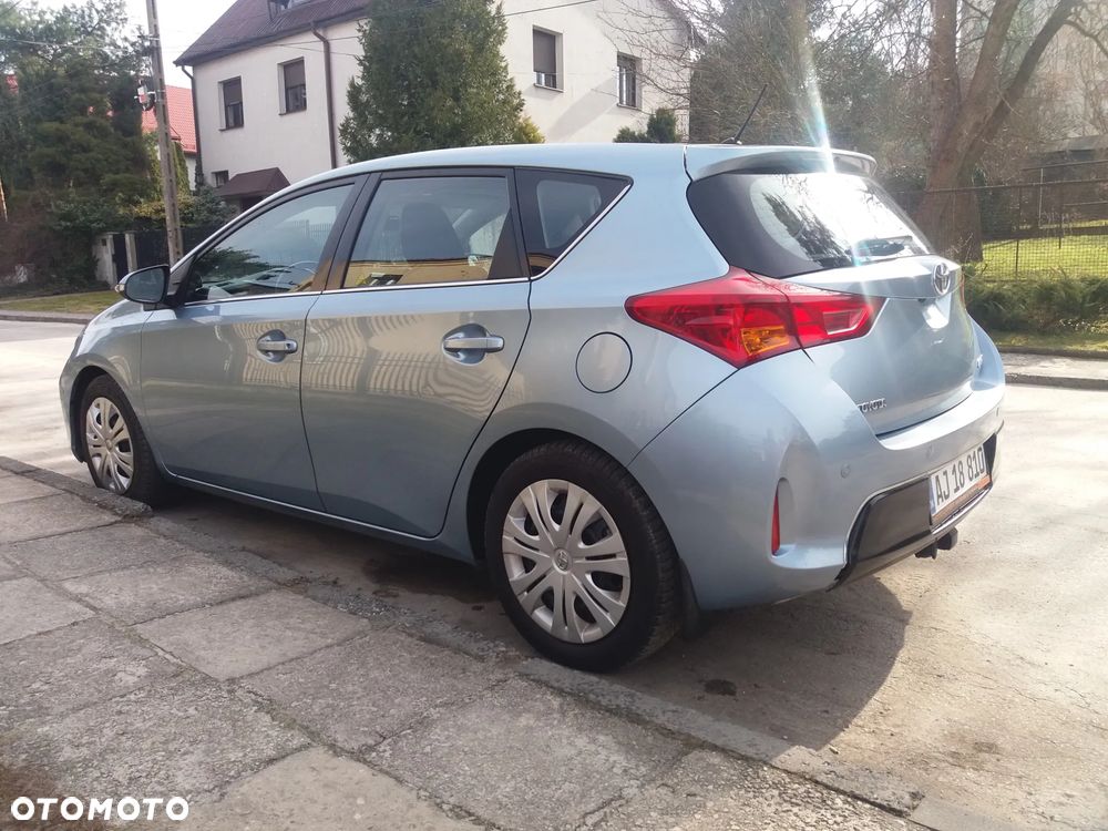 Toyota Auris 2.0 D-4D Dynamic - 6