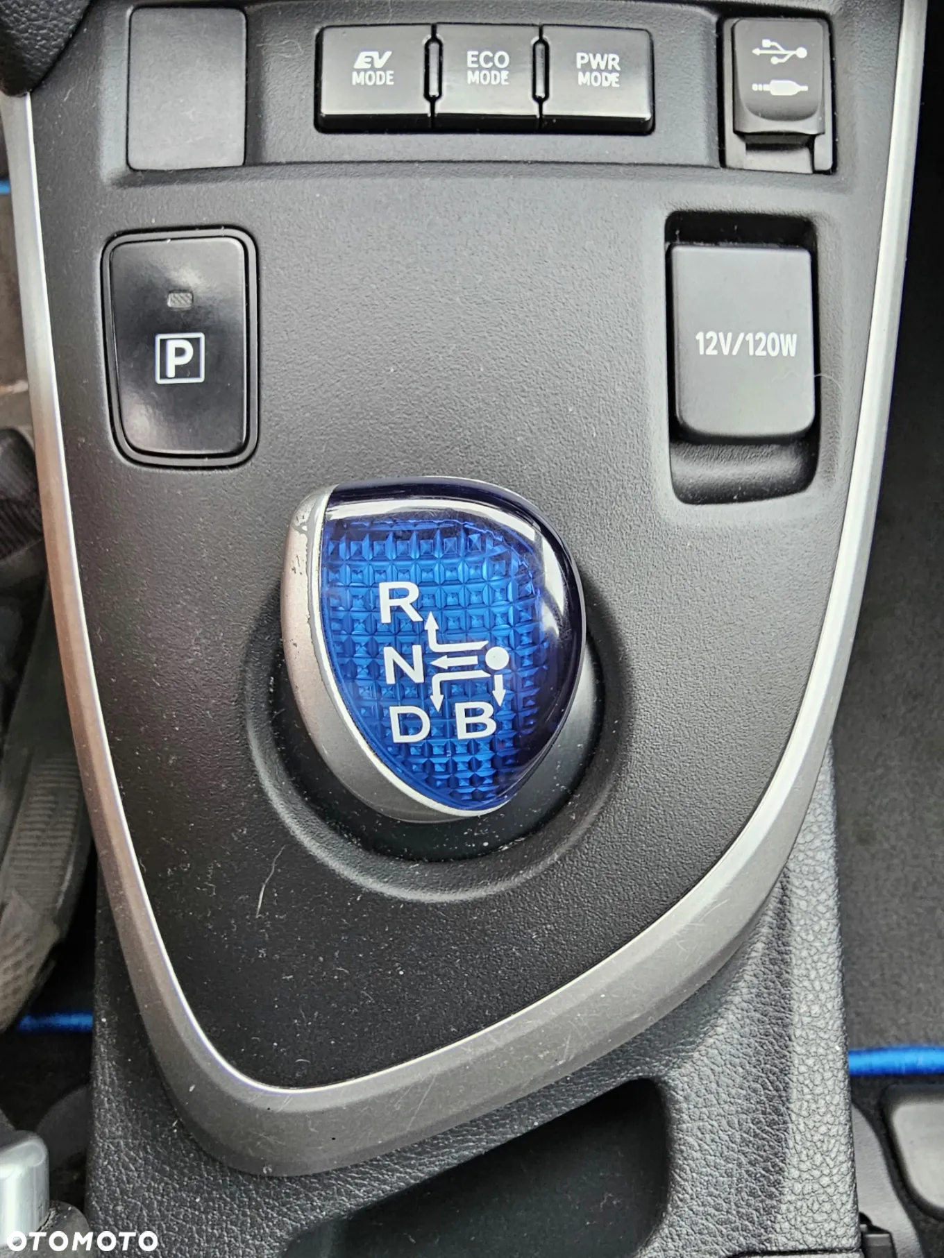 Toyota Auris 1.8 HSD Prestige NAVI - 26
