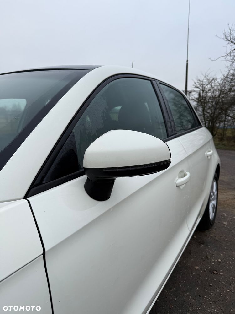 Audi A1 Sportback 1.6 TDI S line edition - 12