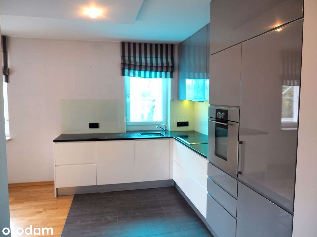Apartament - 4 pokoje z garażem i balkonem!