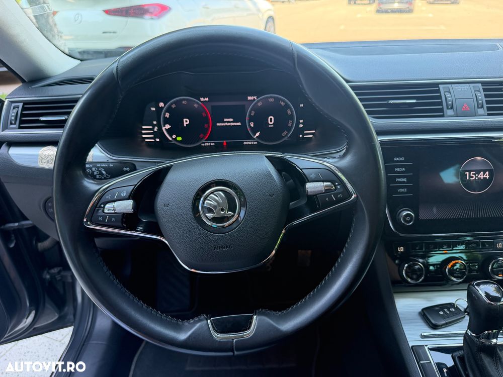 Skoda Superb 2.0 TDI DSG Ambition - 8