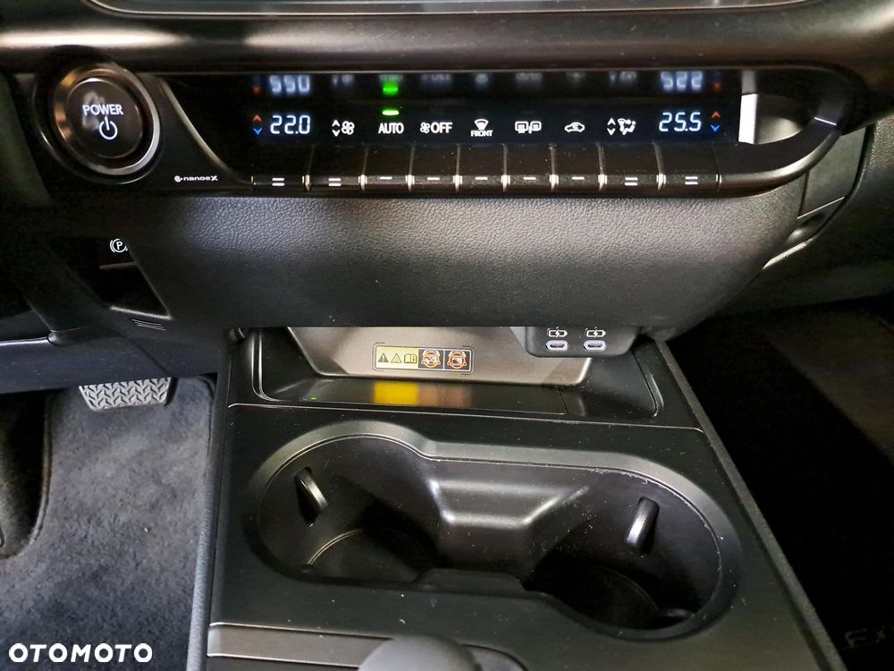 Lexus UX 300h Business - 25