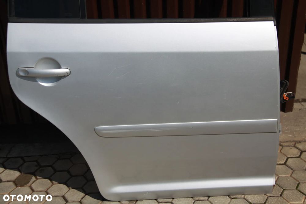 VW TOURAN 1 Drzwi Kompletne Prawy Tył LA7W - 2