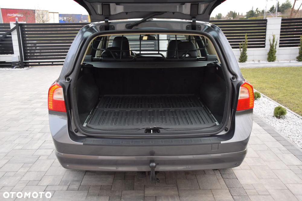 Volvo V70 2.5T Summum - 17