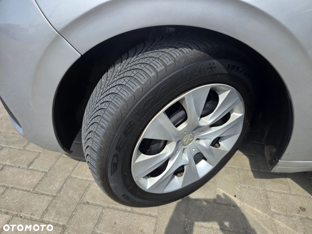 Peugeot 208 - 17