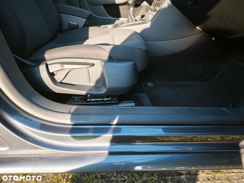 Volkswagen Passat 1.6 TDI BlueMotion Technology Trendline - 21
