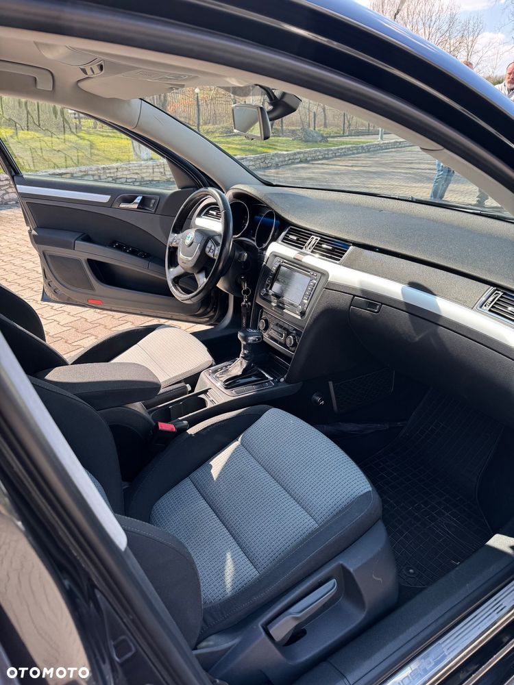 Skoda Superb 2.0 TDI Comfort DSG - 9