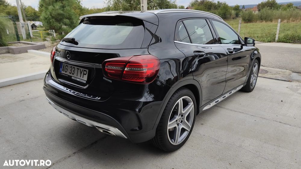 Mercedes-Benz GLA - 11