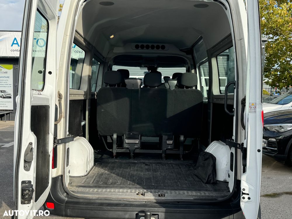 Renault Master 2.3 Blue dCi 145 TT Combi 3,5t L2H2 8+1 - 8