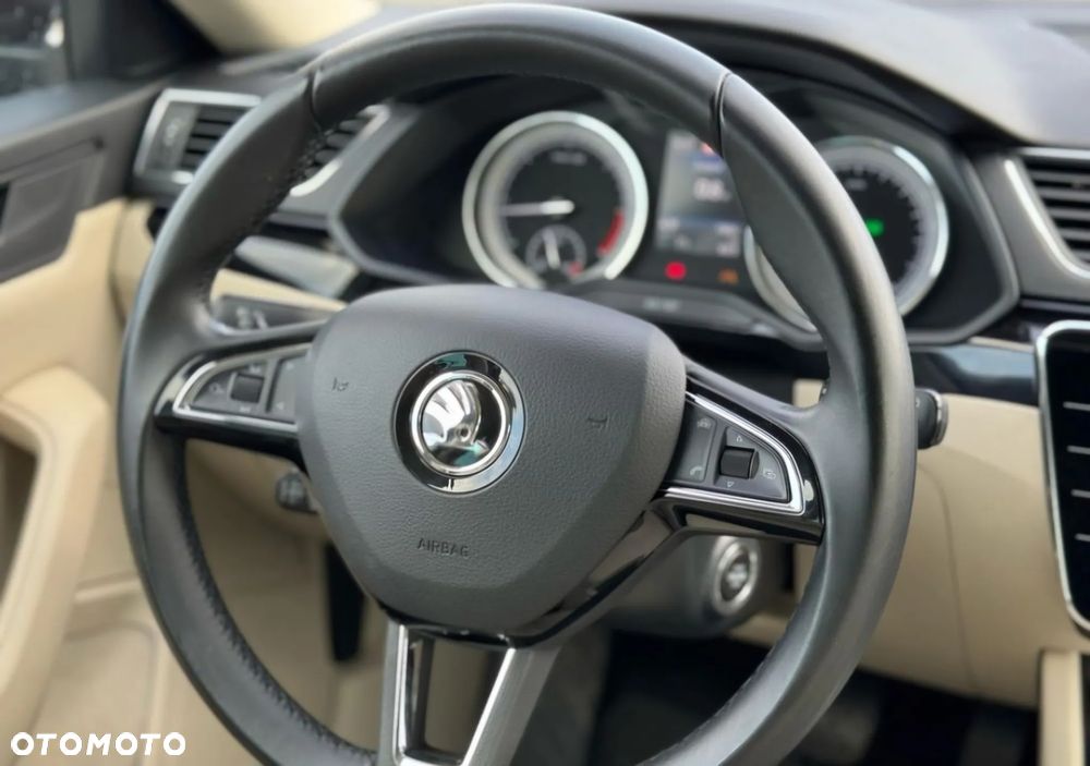 Skoda Superb 2.0 TDI L&K DSG - 22